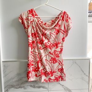 RW&Co Floral Print Top. Asymmetrical Longer Fit.  Keyhole Back.